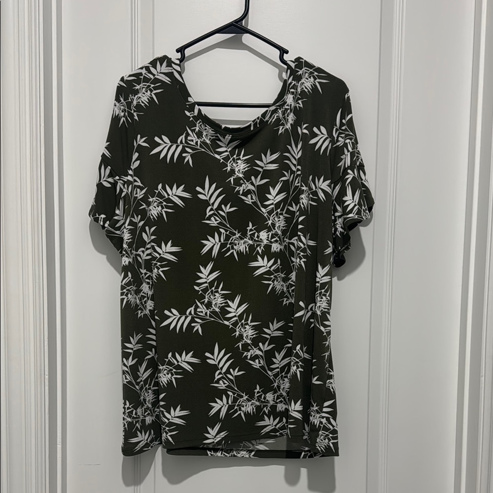 Womens Worthington Green and white floral top - xxl